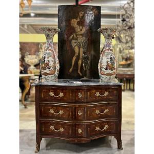 Commode en placage de bois avec dessus en marbre, France, XVIIIe siècle
