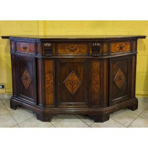 Buffet à trois portes et cinq tiroirs de style Renaissance