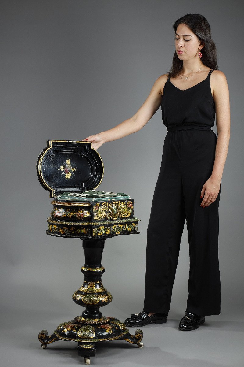 19th Century Black Lacquered -photo-2