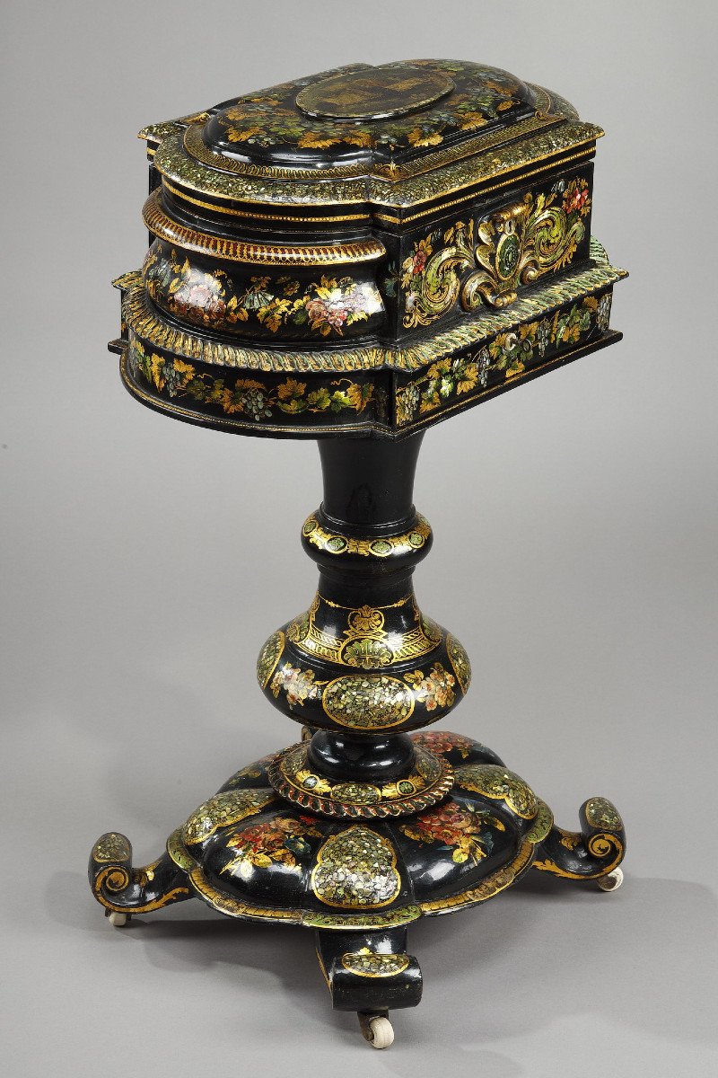 19th Century Black Lacquered -photo-4