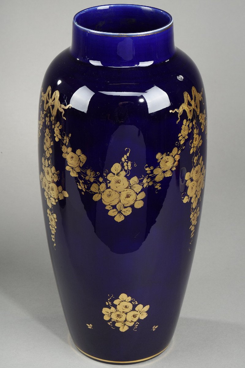 Paire De Vases 1900 En Porcelaine Bleu De Tours-photo-2