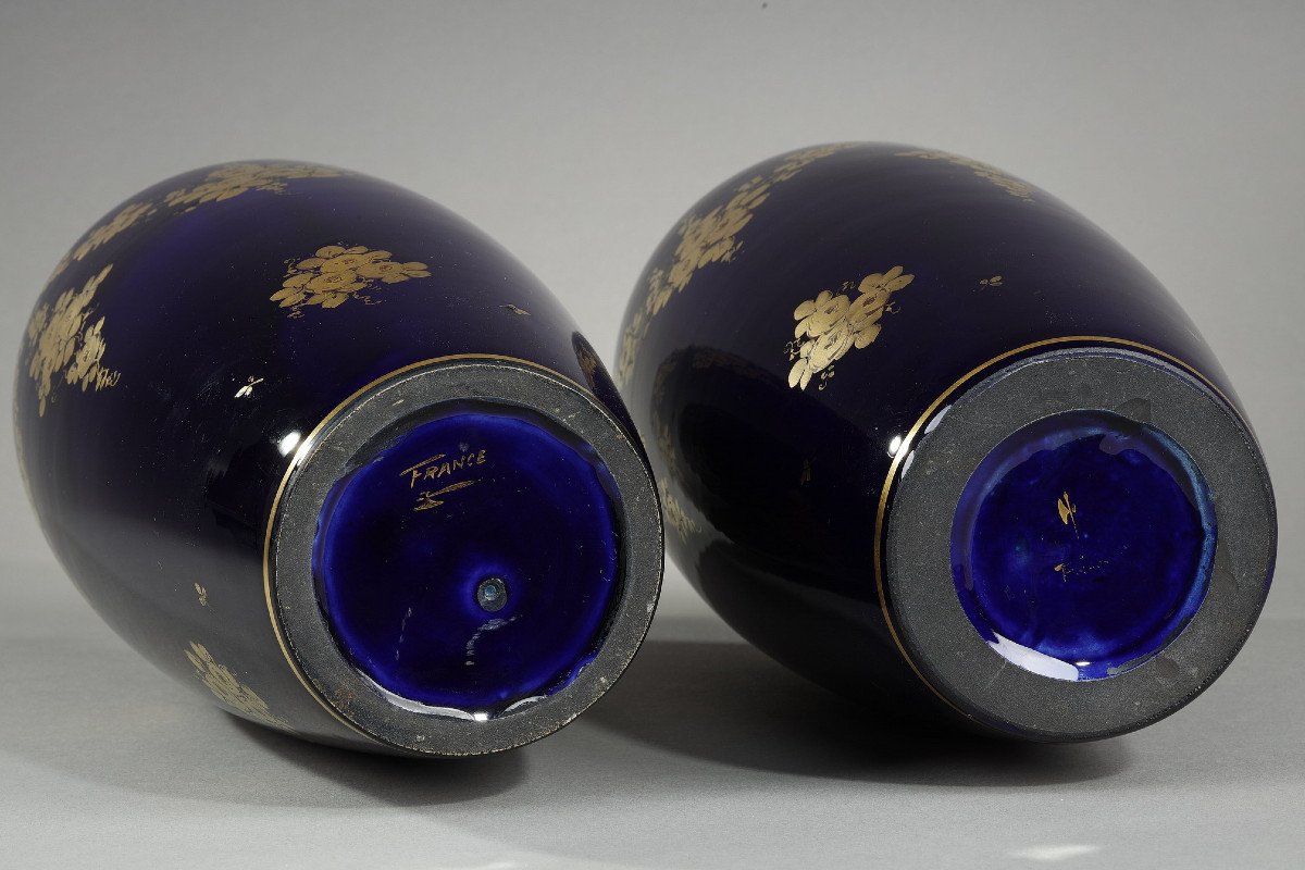 Paire De Vases 1900 En Porcelaine Bleu De Tours-photo-4