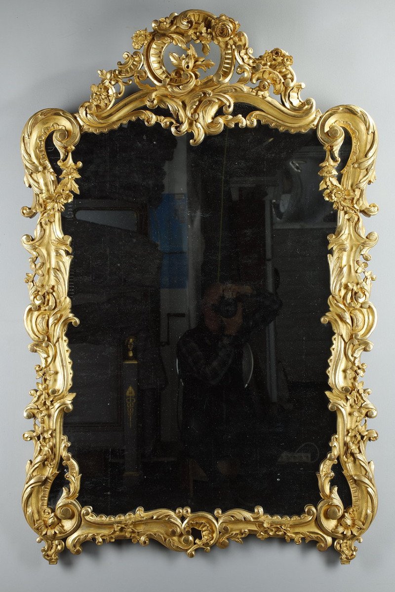 Grand Miroir Rocaille à Parcloses En Bois Doré De Style Louis XV -photo-2