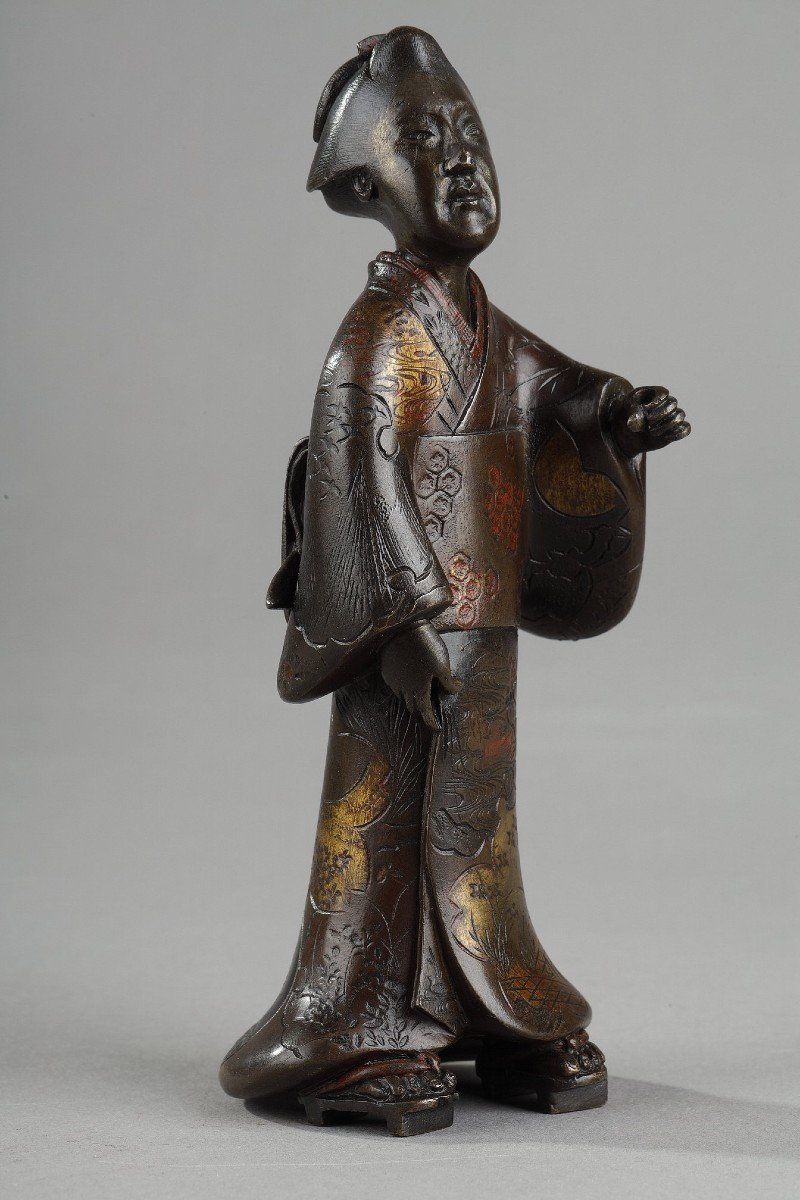 Deux Personnages En Bronze Représentant Une Geisha Et Un Samourai-photo-7