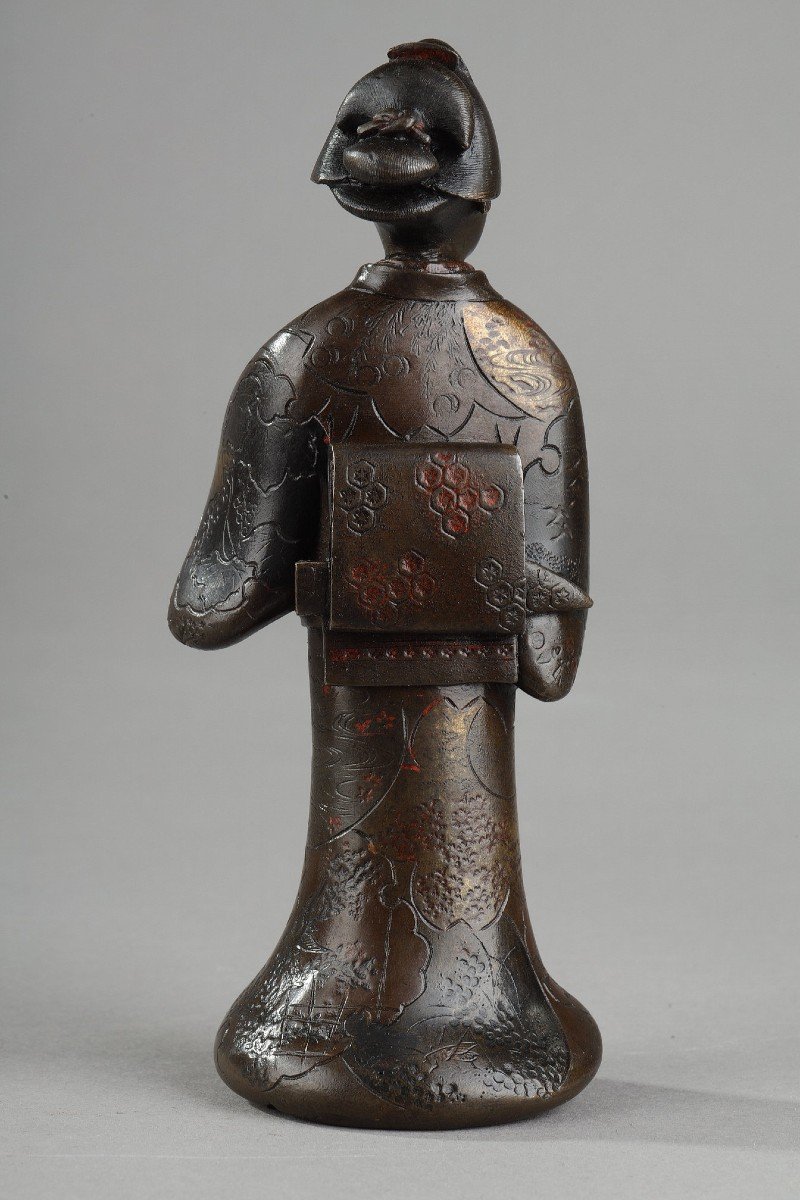 Deux Personnages En Bronze Représentant Une Geisha Et Un Samourai-photo-8