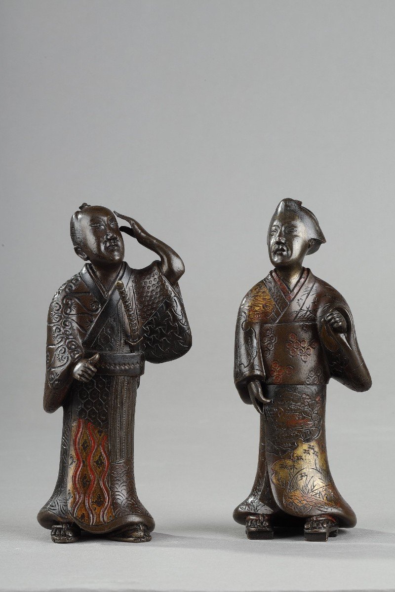 Deux Personnages En Bronze Représentant Une Geisha Et Un Samourai