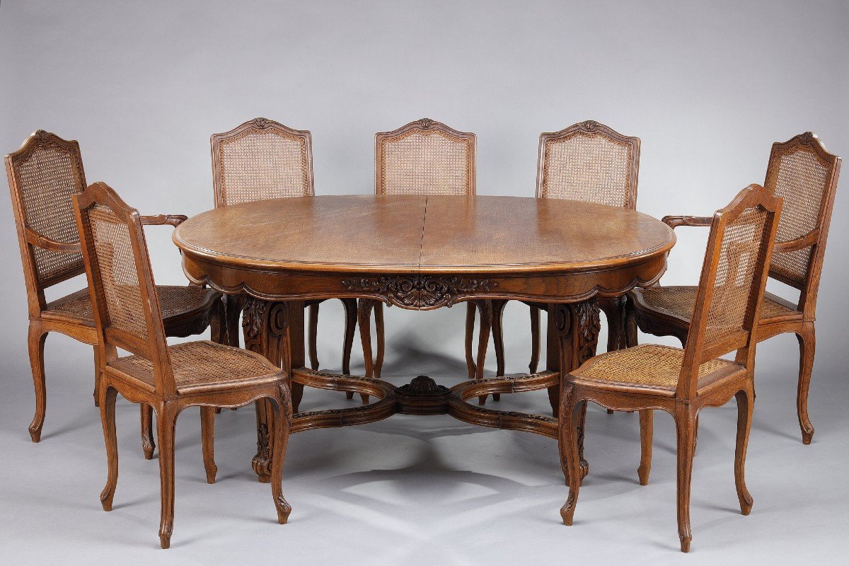 Dining Room Table In Molded And Carved Wood In Regency Style