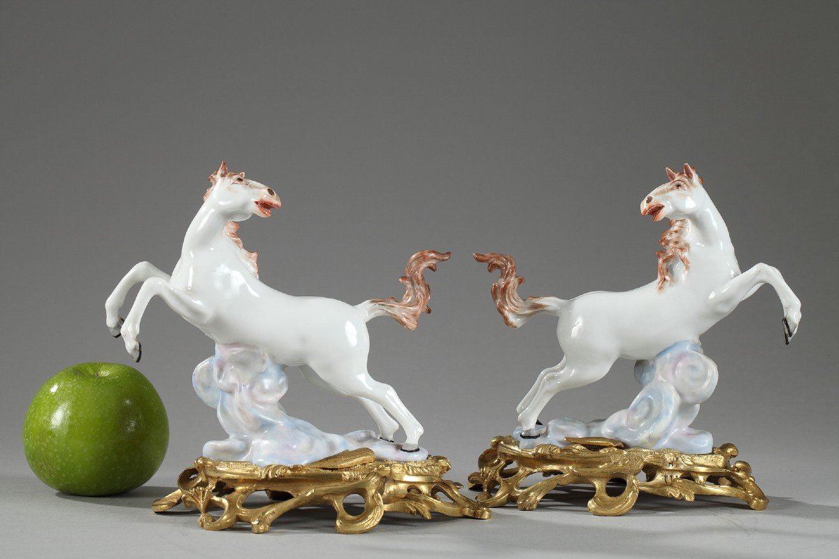 Paire De Chevaux En Porcelaine Manufacture Samson