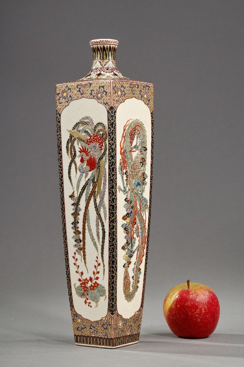 Rare Vase Soliflore De Satsuma Aux Dragons Et Phoenix De La Période Meiji (1868-1912)-photo-2