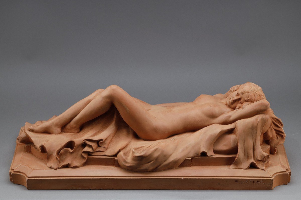 Important Terracotta Representing An Odalisque Lying On A Drape.-photo-2