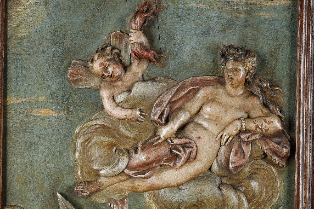Suite De Quatre Panneaux En Tilleul Sculptés En Bas-relief Et Polychromés -photo-3