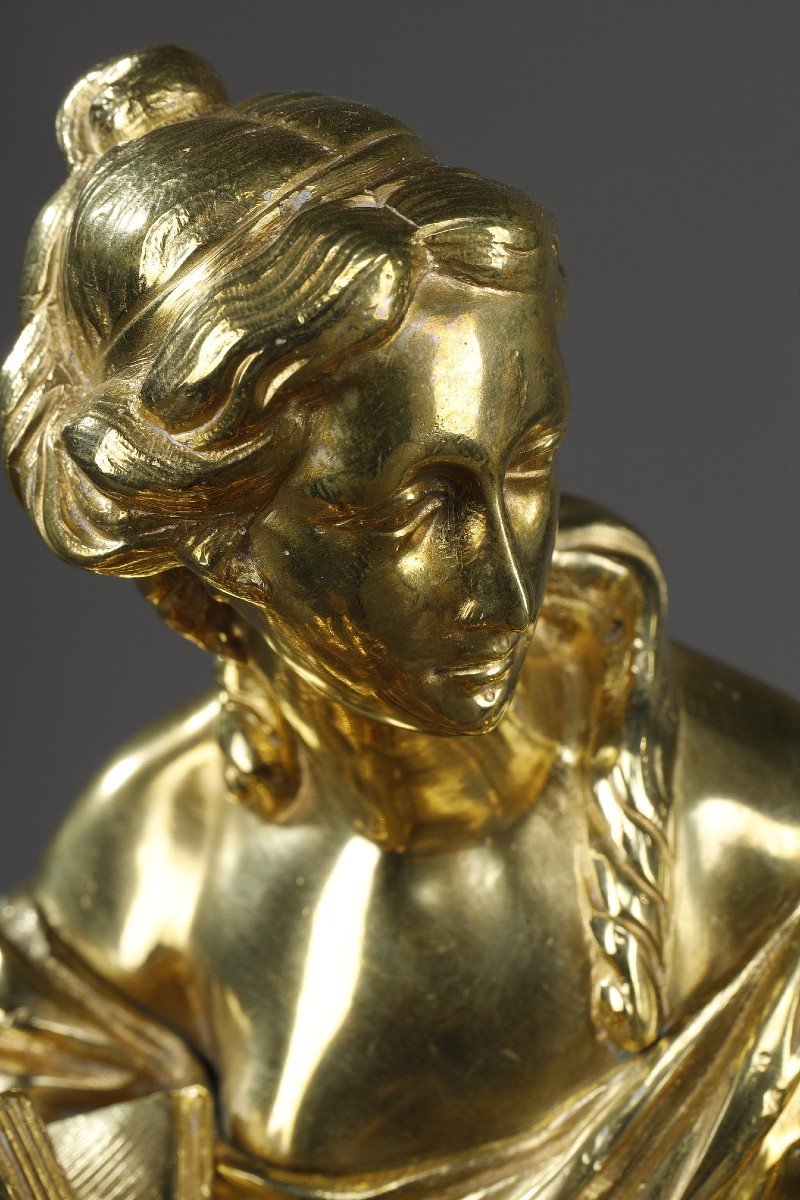Paire De Chenets En Bronze Doré Et Ciselé à Décor De Muses Assises-photo-5