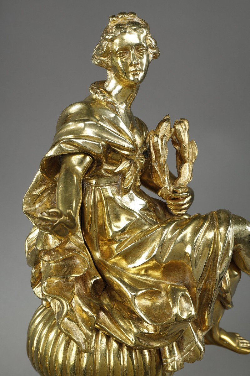 Paire De Chenets En Bronze Doré Et Ciselé à Décor De Muses Assises-photo-6