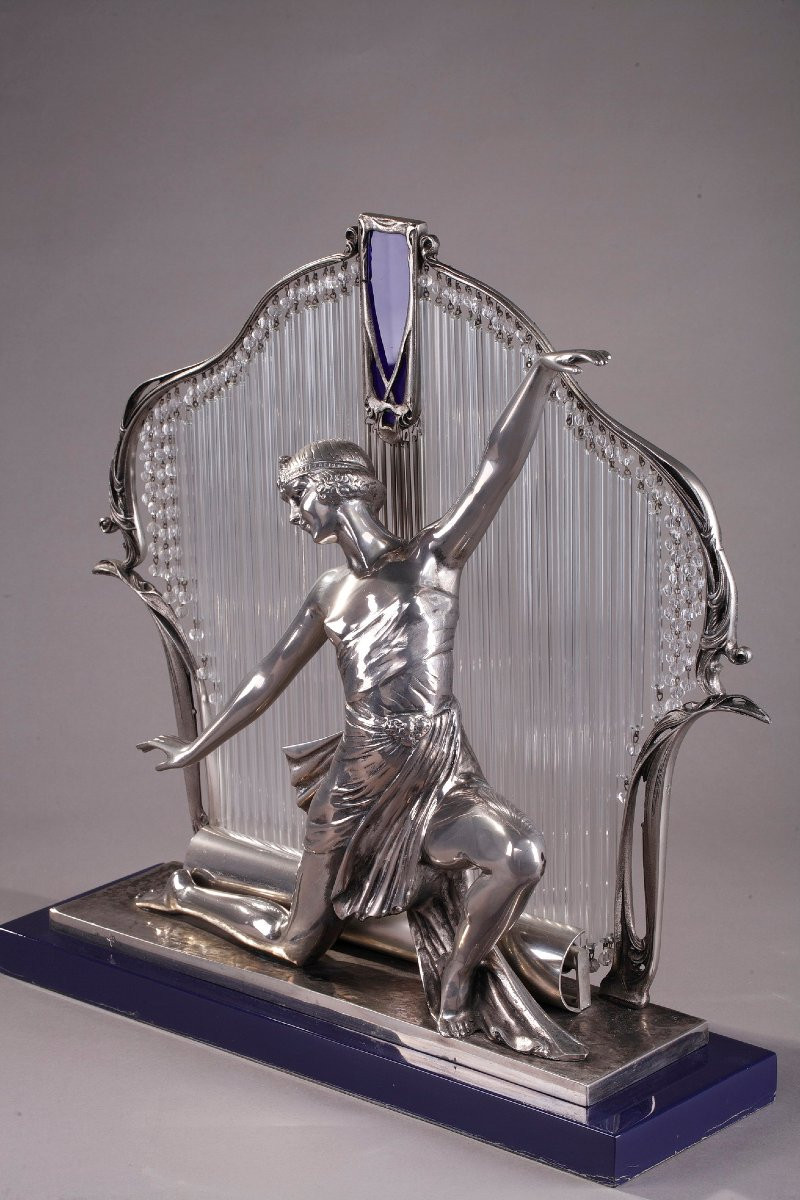Lampe Art Deco à Décor d'Une Danseuse Sur Scène En Bronze Argenté-photo-3