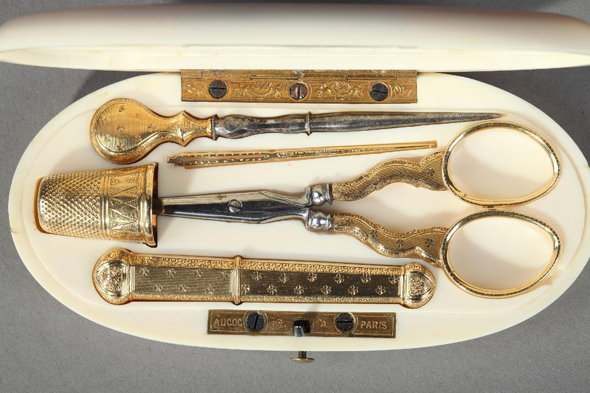 Gold Sewing Kit, Maison Aucoc Paris-photo-3