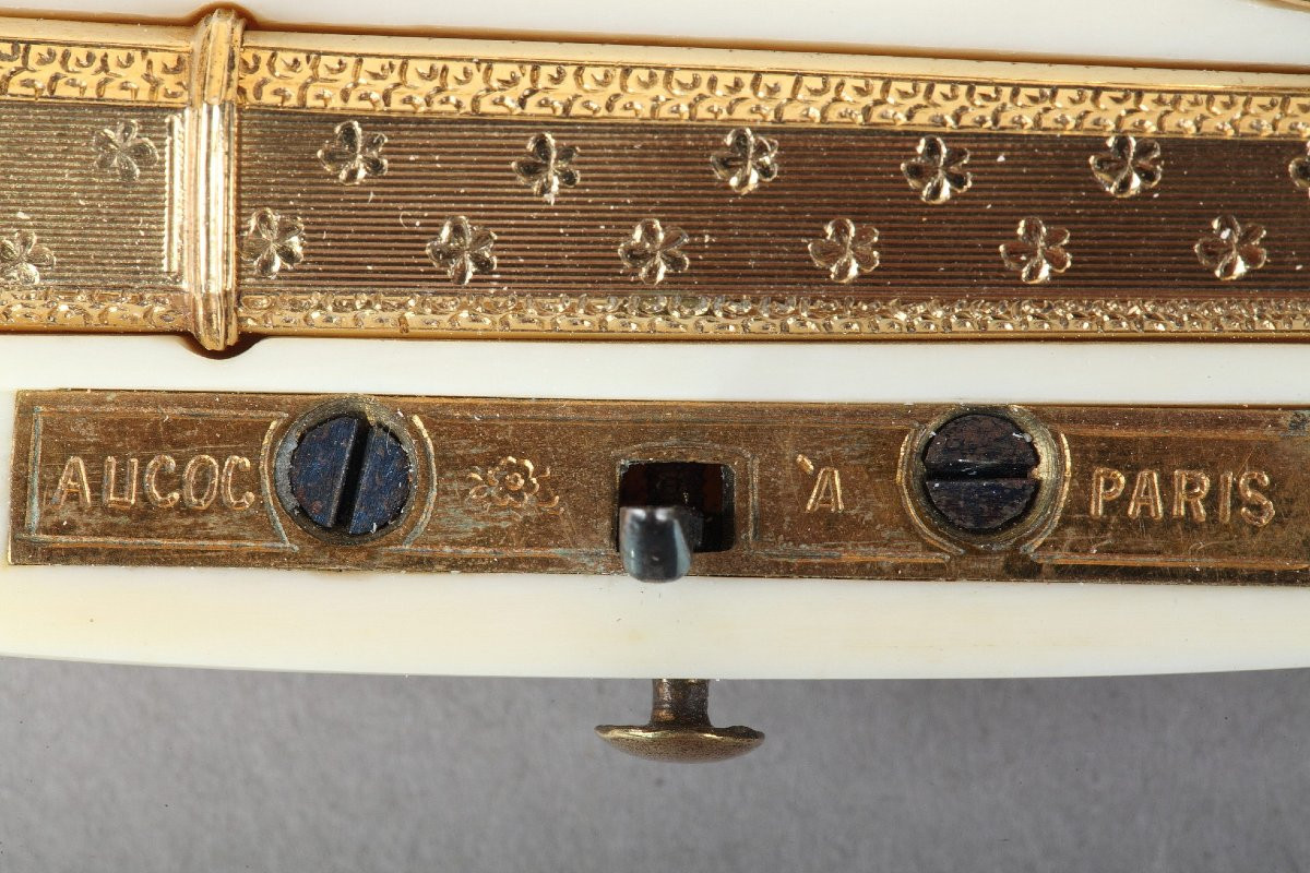 Gold Sewing Kit, Maison Aucoc Paris-photo-1