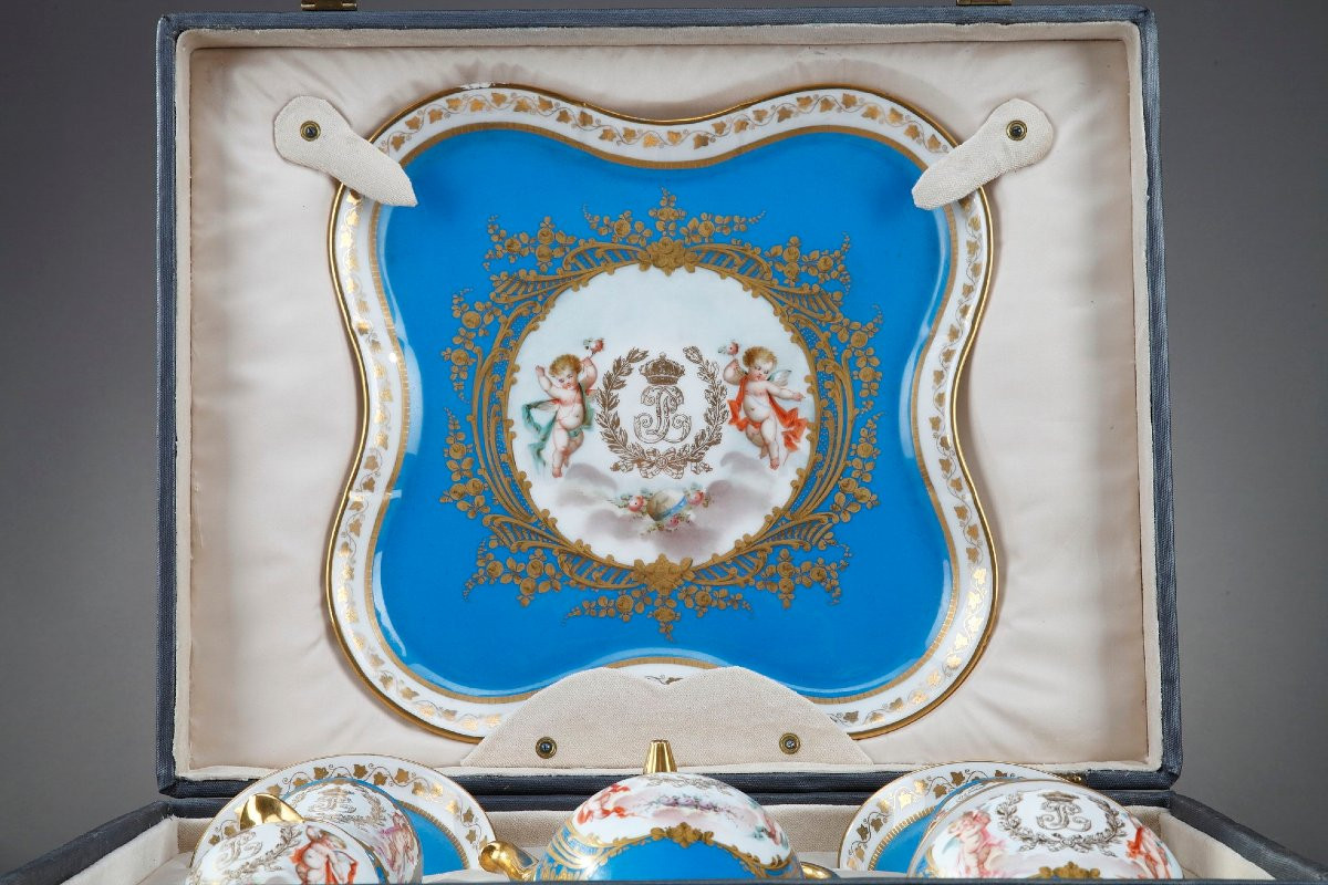Service à thé, marques de Sèvres et du Château des Tuileries-photo-3