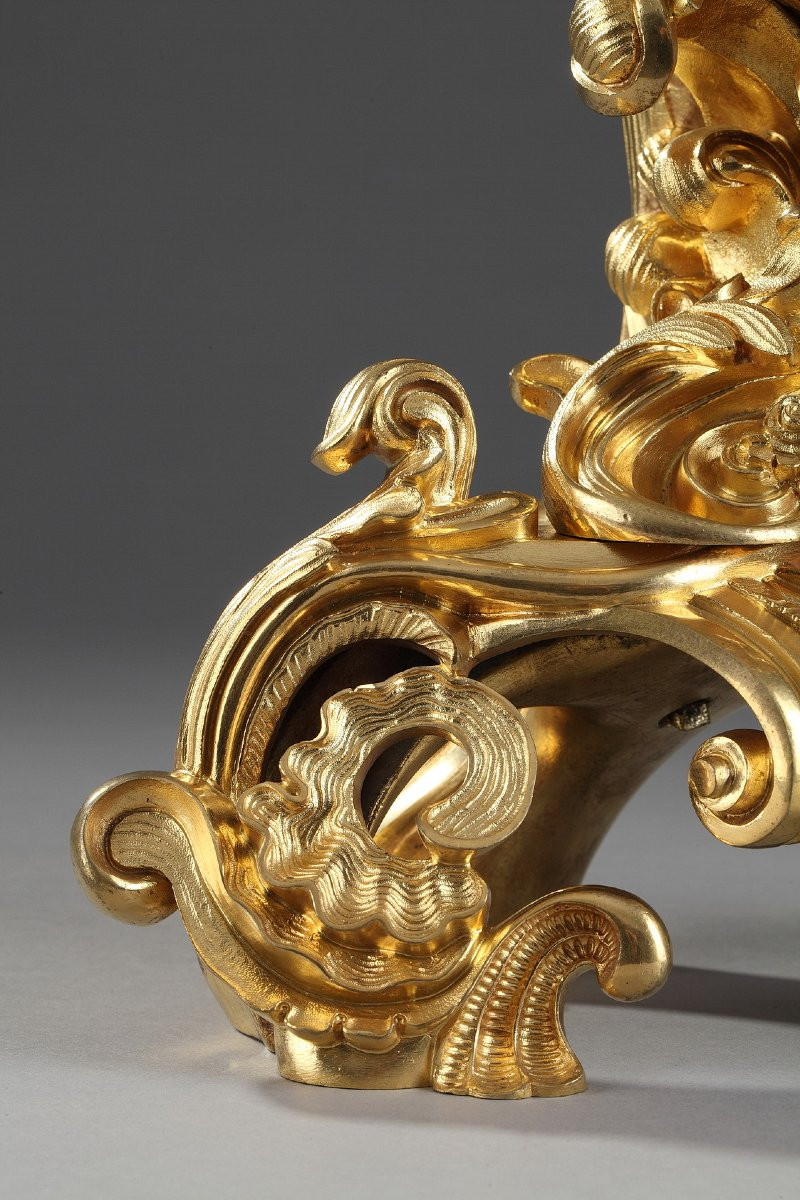 Rocaille Style Clock In Gilded Bronze, Decorated With A Cupid In A Shell-photo-1