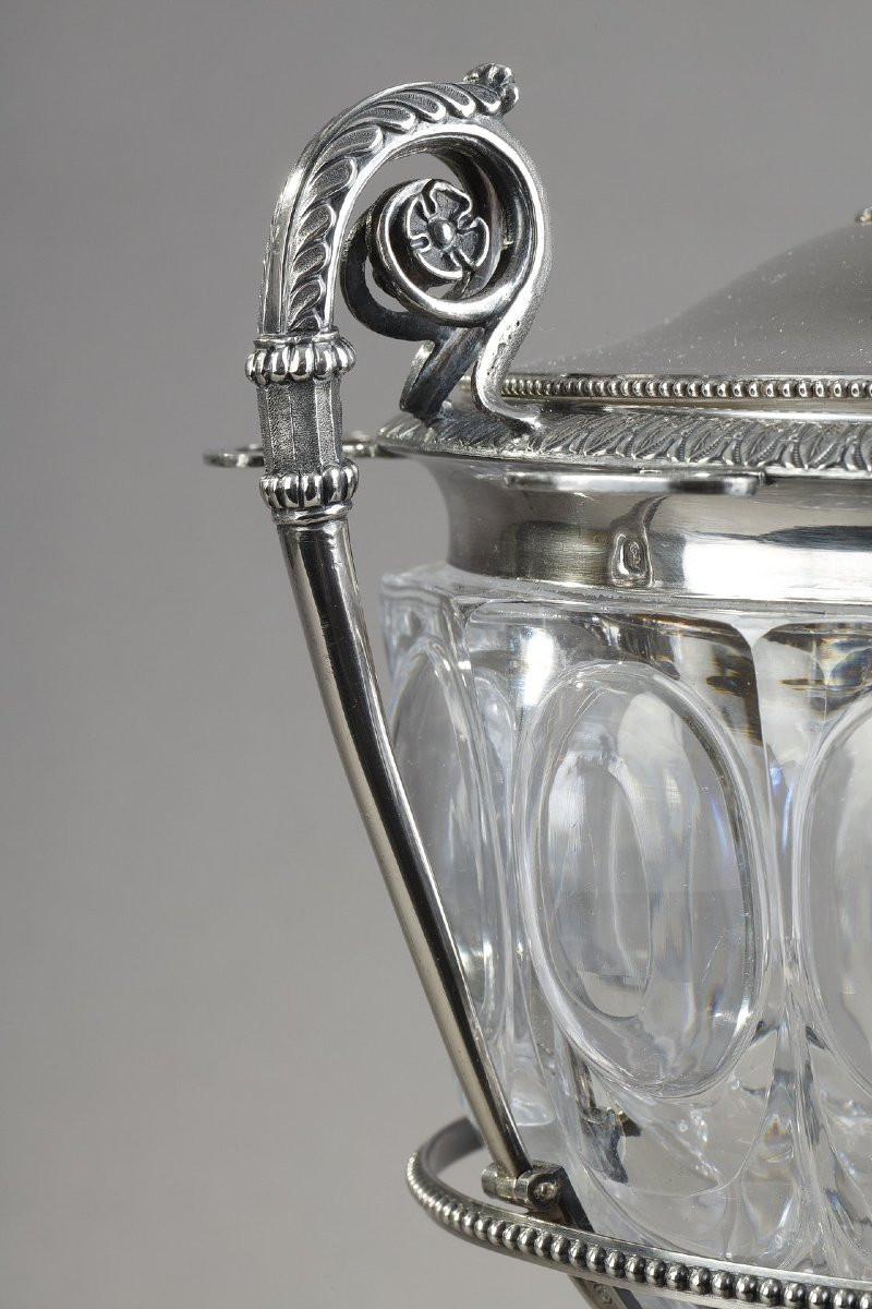 Un confiturier ou sucrier en cristal et agent avec douze cuilleres en vermeil-photo-1