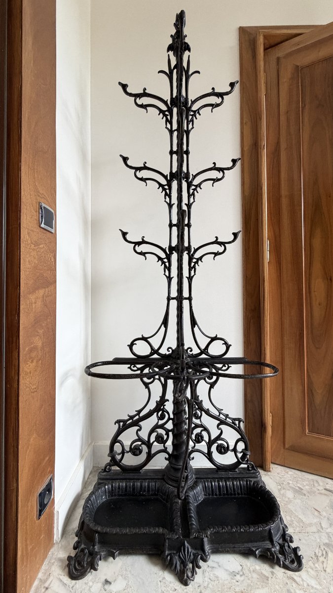 PORTE-MANTEAU ART NOUVEAU EN FONTE NOIRCIE
