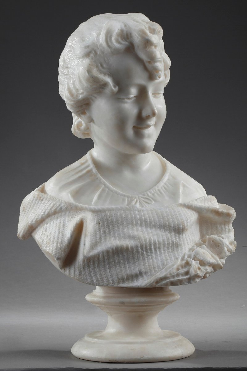 Sculpture en albâtre "Buste de jeune fille" dans le goût de Carrier-Belleuse