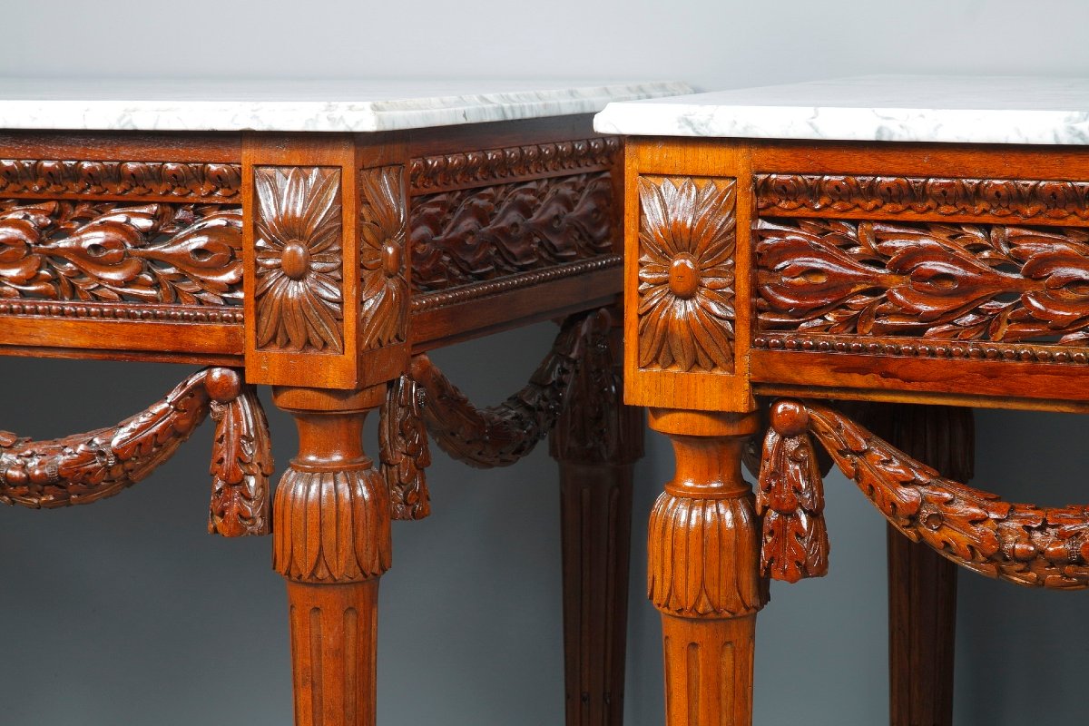 Paire de consoles de style Louis XVI en noyer et marbre-photo-1
