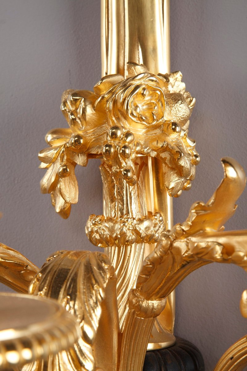 Très grande paire d'appliques de style Louis XVI d'après Thomire-photo-5