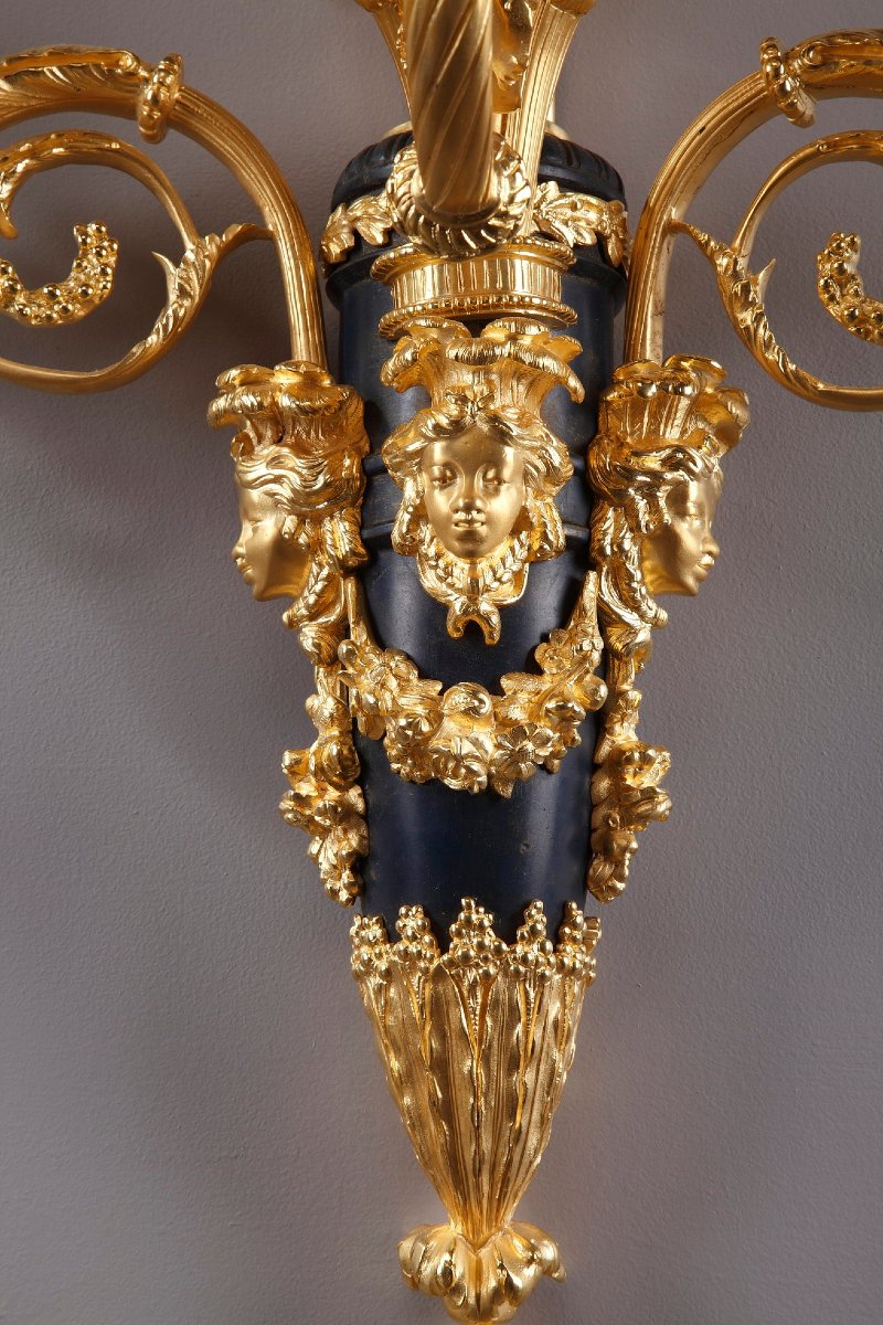 Très grande paire d'appliques de style Louis XVI d'après Thomire-photo-7