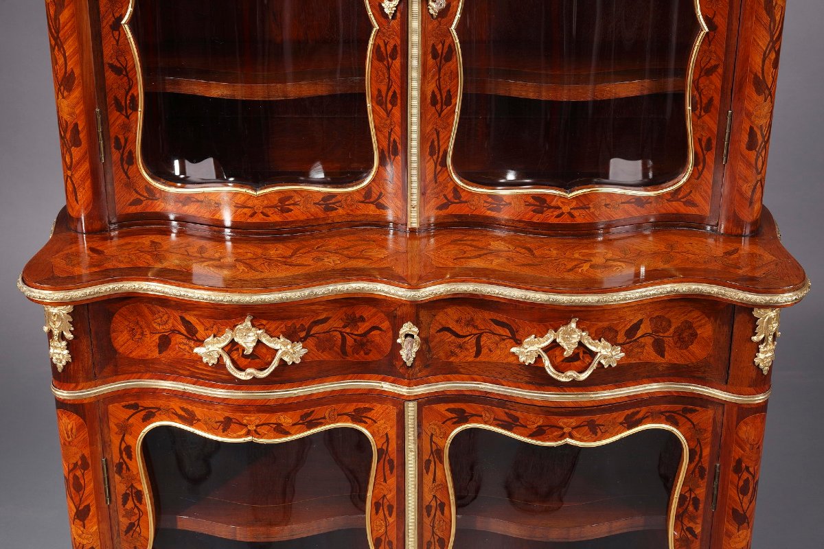 Vitrine de style Louis XV à décor de marqueterie, XIXe siècle-photo-5