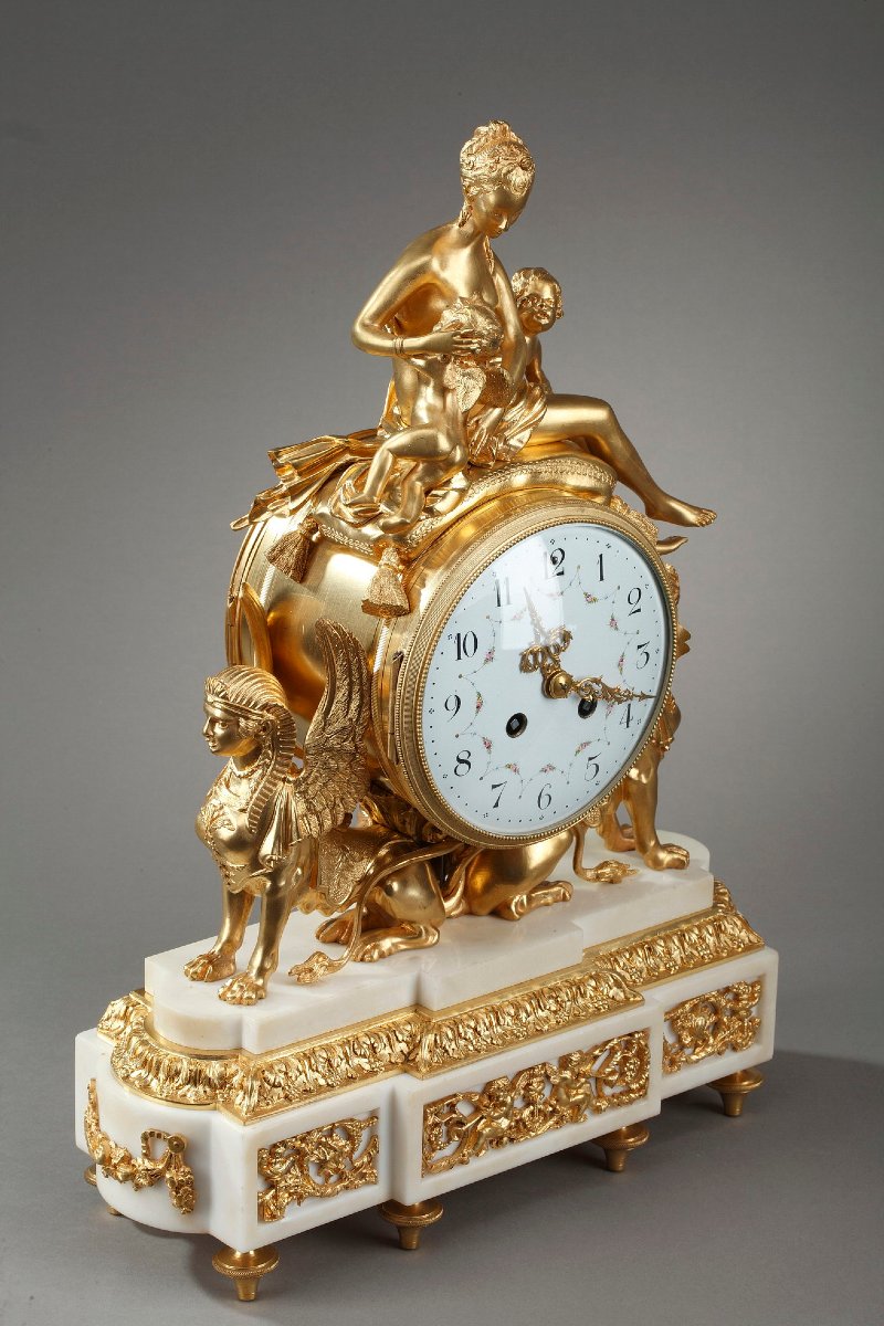 Pendule en bronze doré et marbre blanc de style Louis XVI-photo-3
