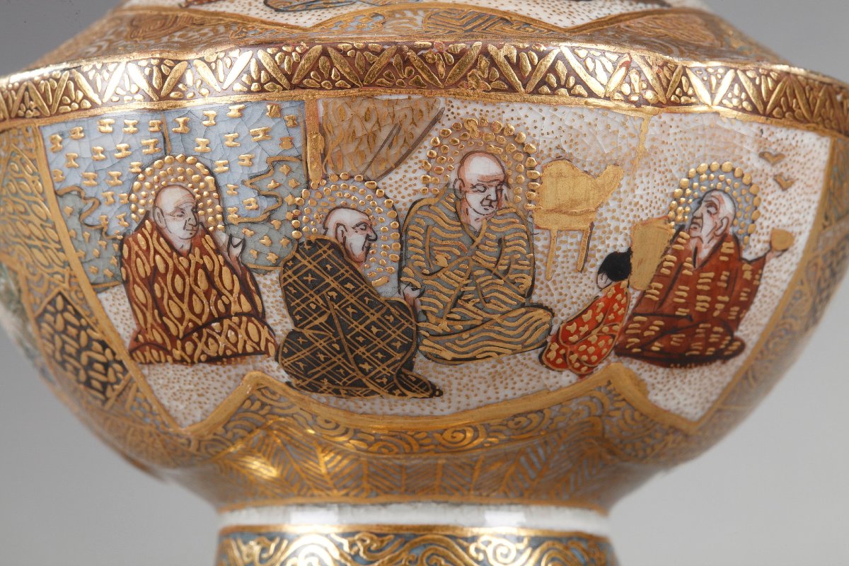 Petit vase Satsuma tripode en faïence décoré des 18 Luohans, XIXème-photo-1