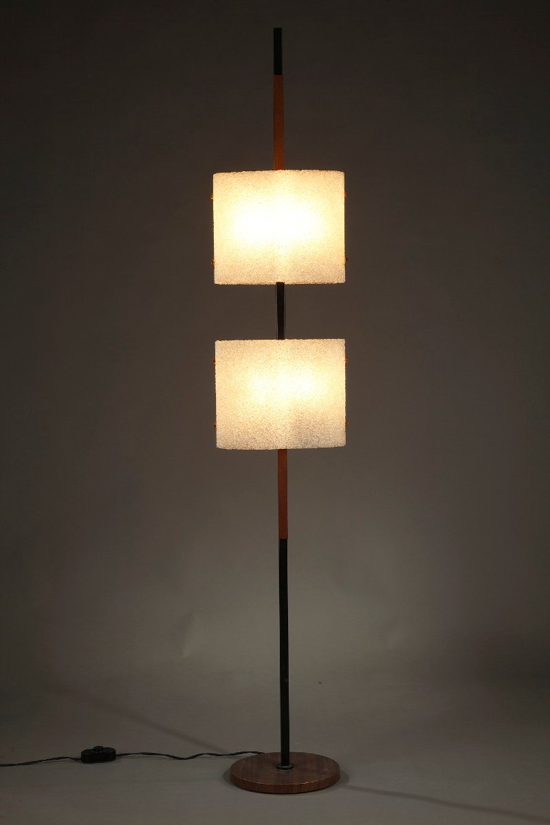 Lampadaire scandinave en acier laqué noir et teck à deux diffuseurs-photo-7
