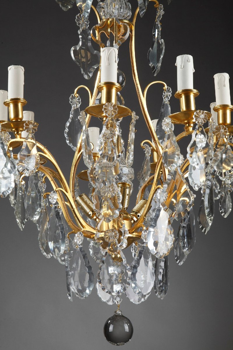 Lustre à huit bras de lumières en bronze doré et pampilles -photo-6