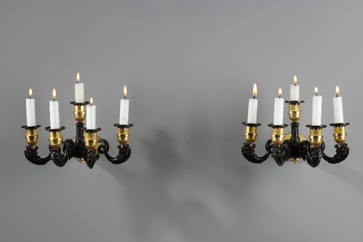 Paires d'appliques d'époque restauration en bronze
