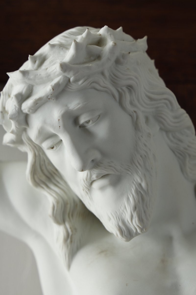 Imposing Bisque Sculpture Of Christ On The Cross -photo-1