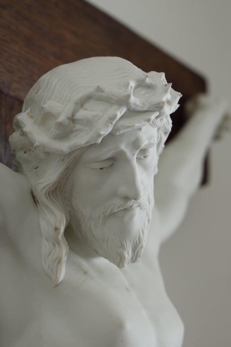 Imposing Bisque Sculpture Of Christ On The Cross -photo-8
