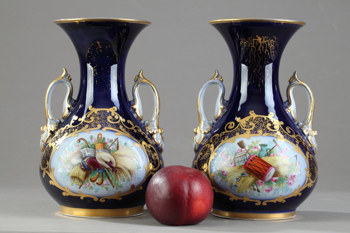 Mid-19th Century Pair Of Valentine Porcelain Vases-photo-4