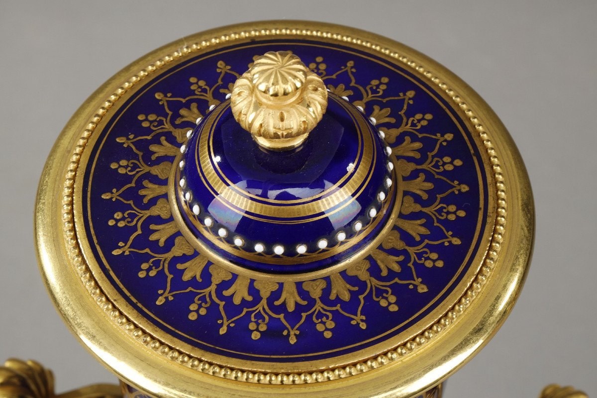 Ensemble Of Sèvres Porcelain Decorated With Putti-photo-4