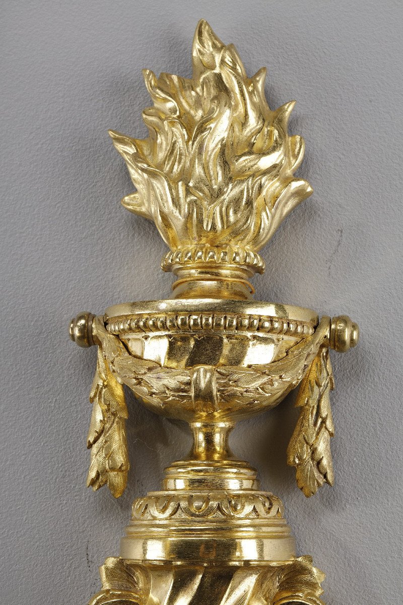 Paire d'Applique Style Louis XVI En Bronze Doré-photo-1