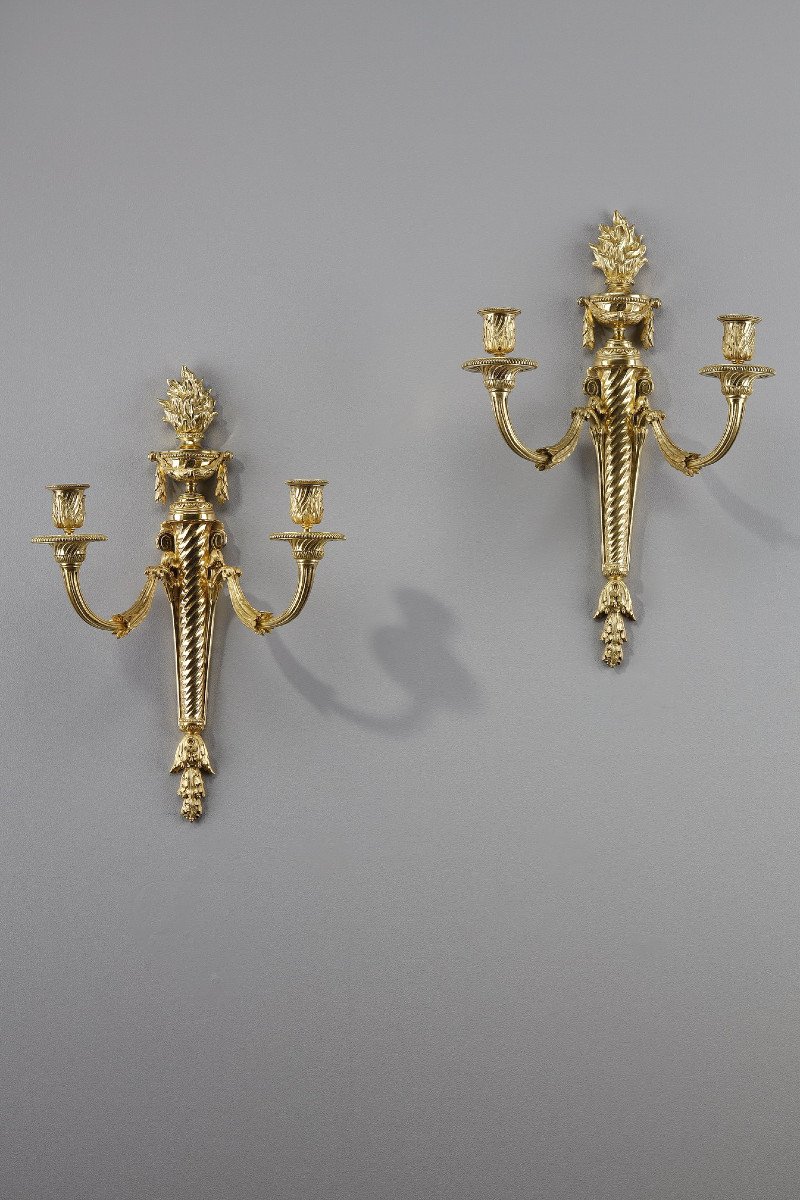 Paire d'Applique Style Louis XVI En Bronze Doré