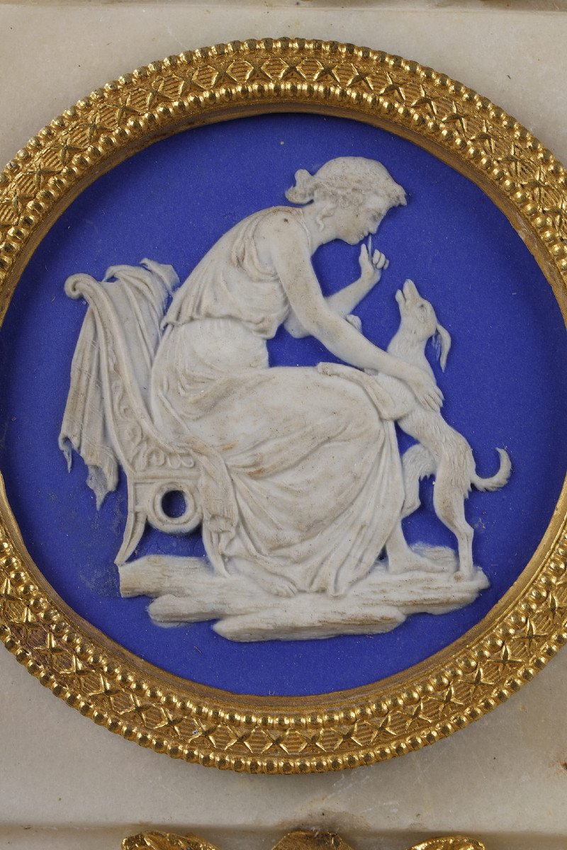 Importante pendule portique d'époque Louis XVI à décor Wedgwood-photo-4