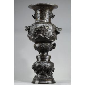 Large Bronze Vase Carved With Chimeras, Dragons, Raptors And Phoenixes.