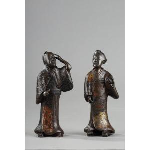 Deux Personnages En Bronze Représentant Une Geisha Et Un Samourai