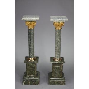 Paire De Colonnes En Marbre Vert d'Estours Avec Des Chapiteaux Corinthiens