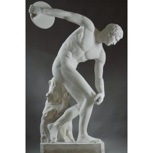 Importante sculpture en plâtre du Discobole d’après Myron, réalisée par les ateliers de moulage