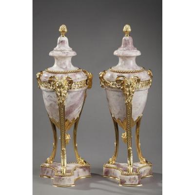 Grande Paire De Cassolettes En Marbre De Style Louis XVI