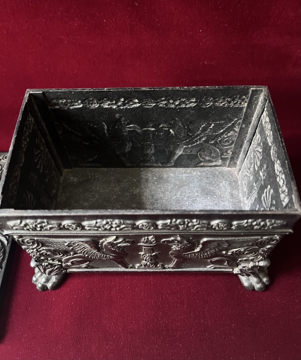 Neoclassical, Grand Tour, Berlin Cast Iron Casket With Griffins After Schinkel, 19th Century-photo-1
