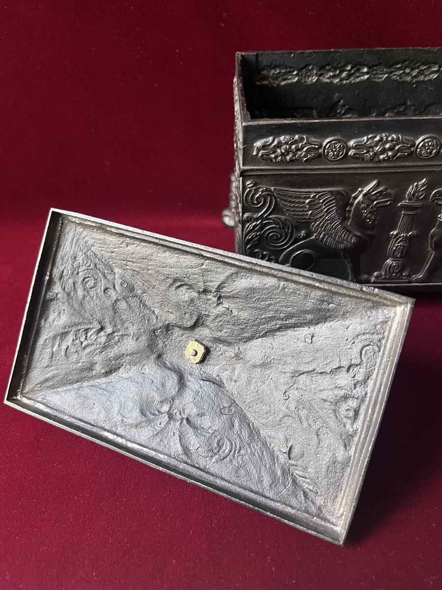 Neoclassical, Grand Tour, Berlin Cast Iron Casket With Griffins After Schinkel, 19th Century-photo-2