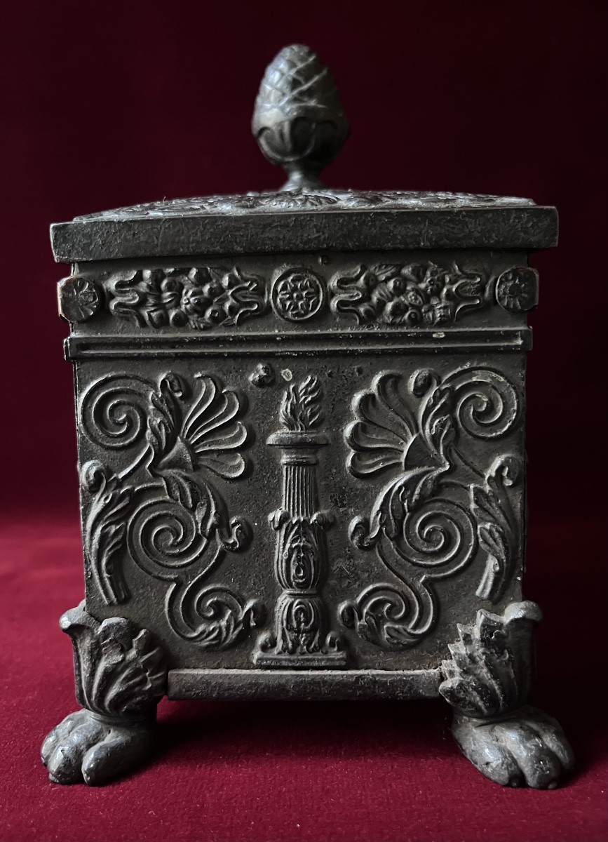 Neoclassical, Grand Tour, Berlin Cast Iron Griffin Casket In The Style Of Schinkel, 19th Century-photo-3