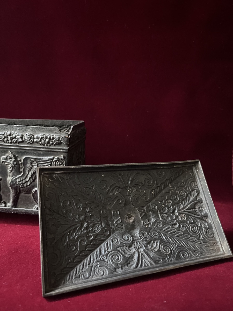 Neoclassical, Grand Tour, Berlin Cast Iron Griffin Casket In The Style Of Schinkel, 19th Century-photo-3
